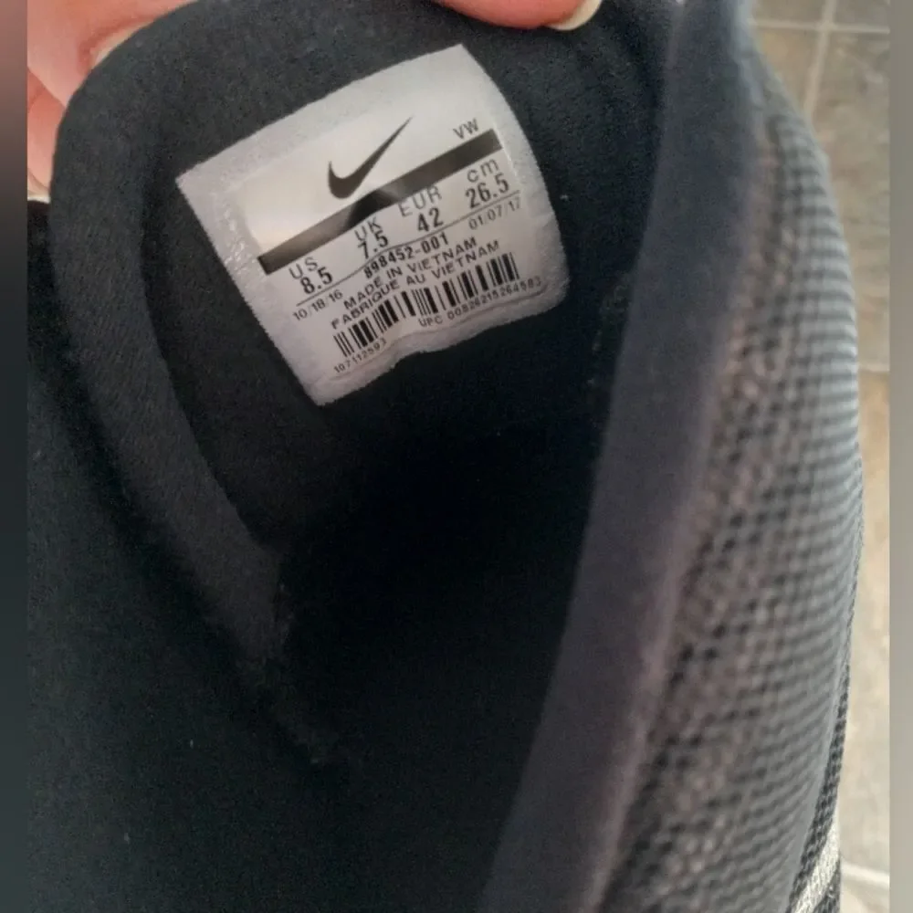 Nike Air Precision Sneakers